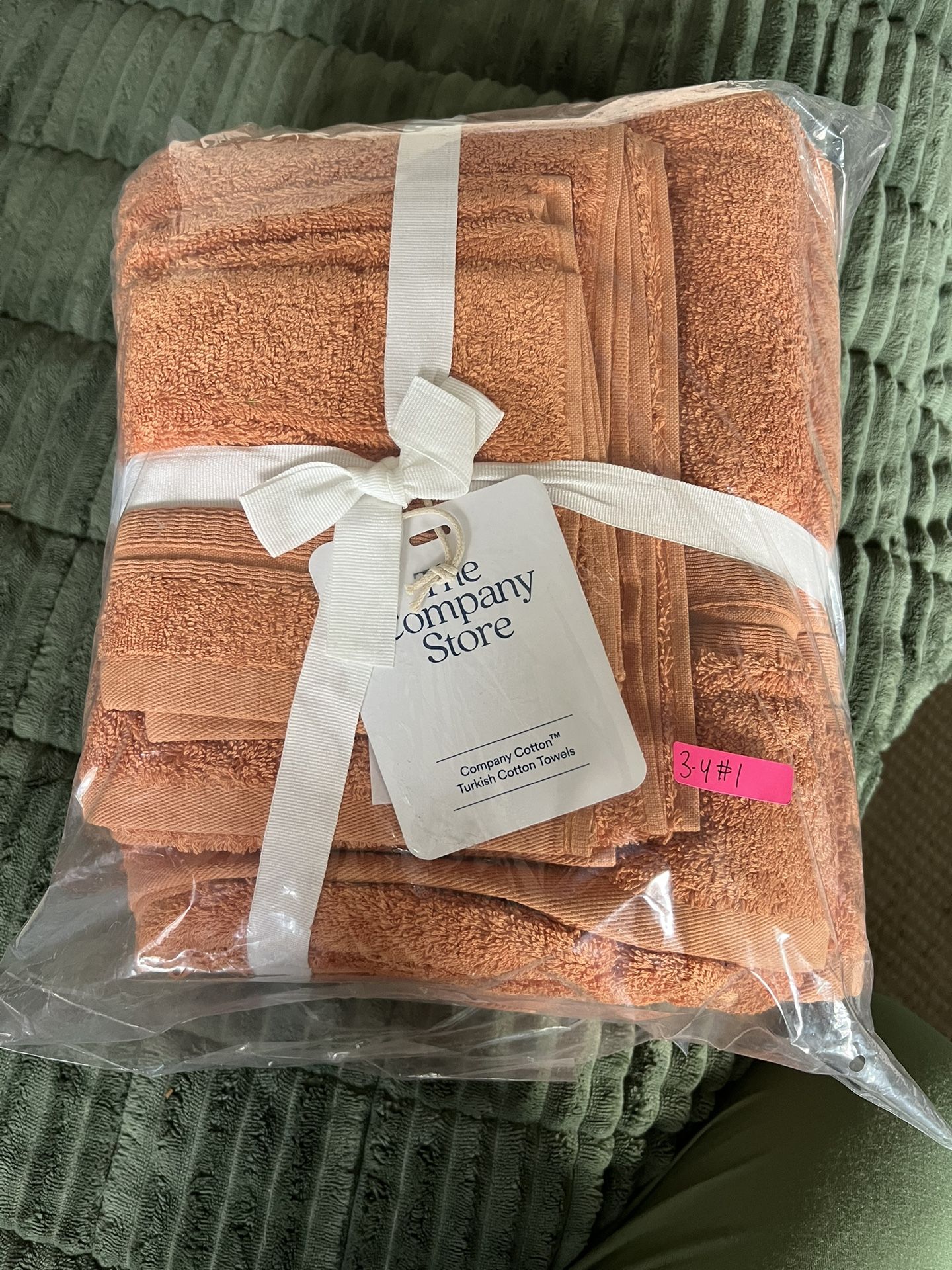 *Brand New* luxury towel set