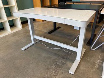 TRESANTI 47″ Curved Adjustable Standing Desk with Integrated QI Charger