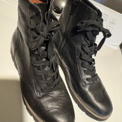 Vionic Lani Boots 8