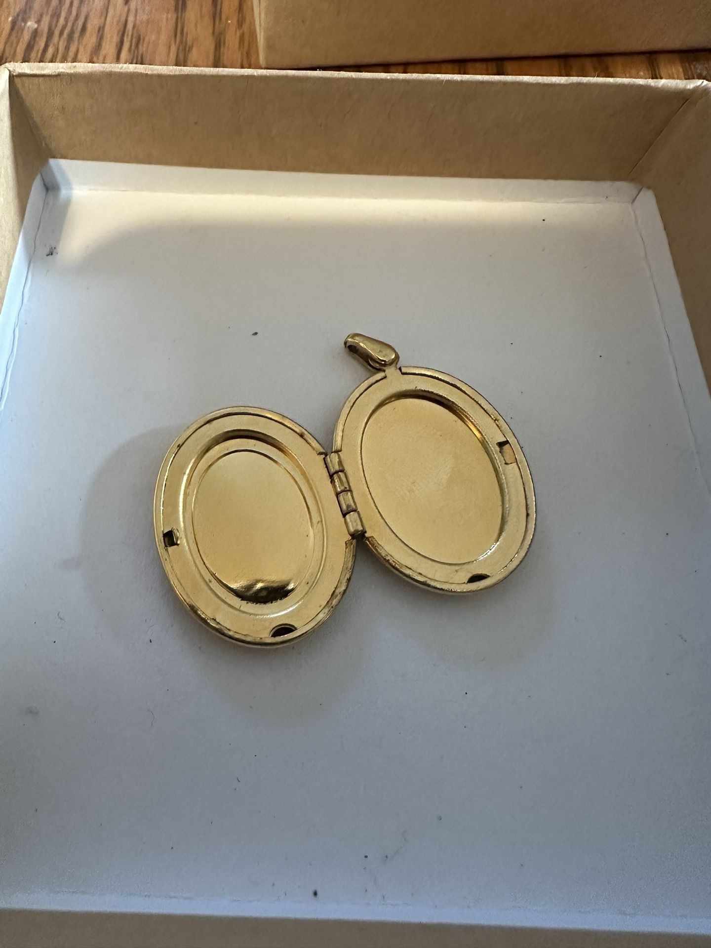 Locket pendants And Brooch