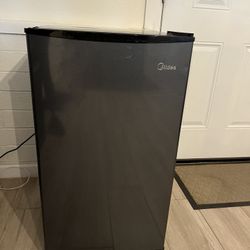Mini Fridge, Midea