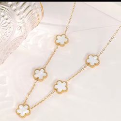 5 Petal Lucky Necklace - Mother of pearl White 