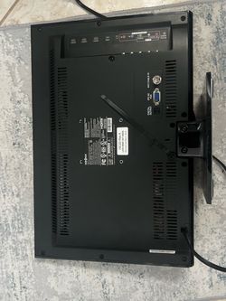 Insignia LCD TV 2 of em