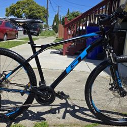 GT Aggressor PRO Mountain Bike Large Frame 