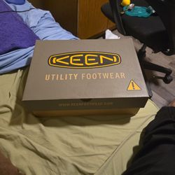 Size 11 EE Keen Utility steel toe shoes 