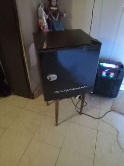 Mini fridge