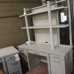 Credenza & Hutch — Aspen Home "Platinum" (Gray Linen Oak) 0136I251PCRDZANDHTCH