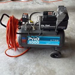 12 Gallon 4 HP Air Compressor By DeVilbiss 