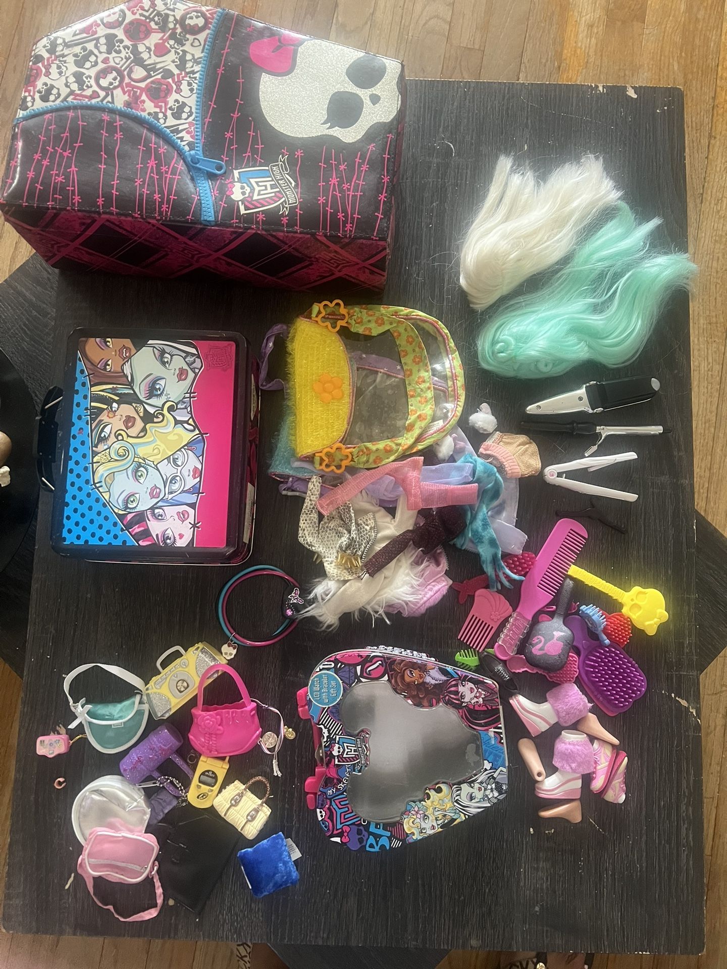 Accessories With A Purchase Of Dolls