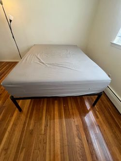 Zinus Queen Bed - 12" Memory Foam Mattress + 16" Metal Frame (MOVING SALE)