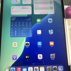 iPad Pro 12.9 Wi-Fi plus cellular unlocked to any carrier 64 GB good condition