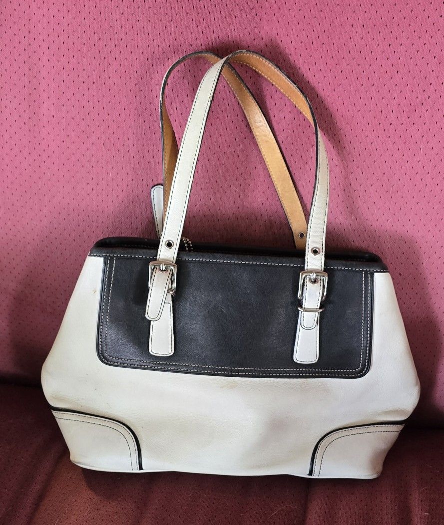Authentic Coach White And Black Leather Purse