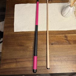 Valhalla by Viking VA106 Hot Pink Pool Cue – 19 oz – No Wrap – Like New with Case