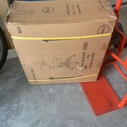 Chair with wheel