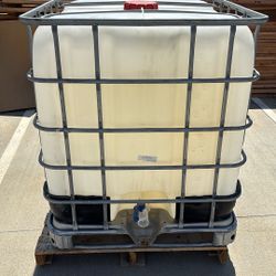 Intermediate Bulk Container (IBC) tote