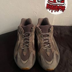 adidas Mens Yeezy Boost 700 V2 Geode 