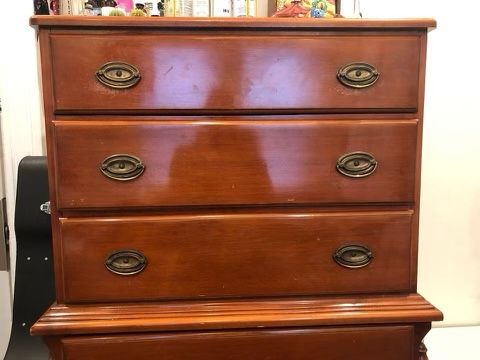 Antique Chest Of Drawers / Dresser