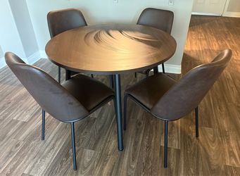 Round Dining Table with 4 Chairs