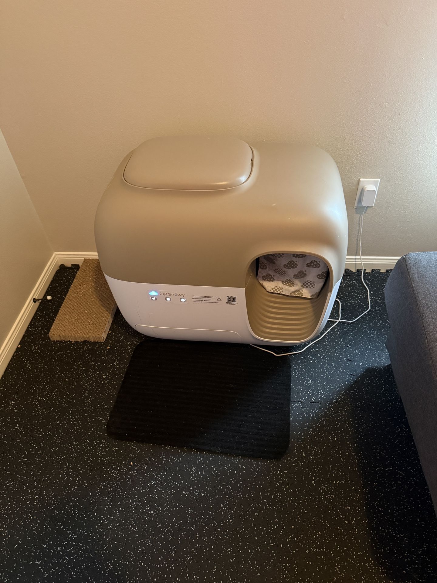 Self Cleaning Litter Box