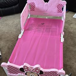 Delta Children Minnie Mouse Toddler Bed with mattress