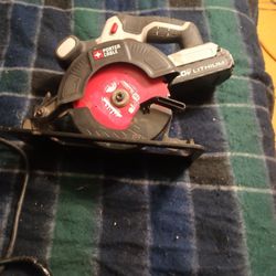 Porter Cable 5 1/2 In Battery Operated Saw