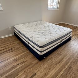Beautyrest King Mattress w/ Boxspring