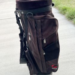 Golf Bag 4 Way Divider 7 Zip Pockets in great condition 