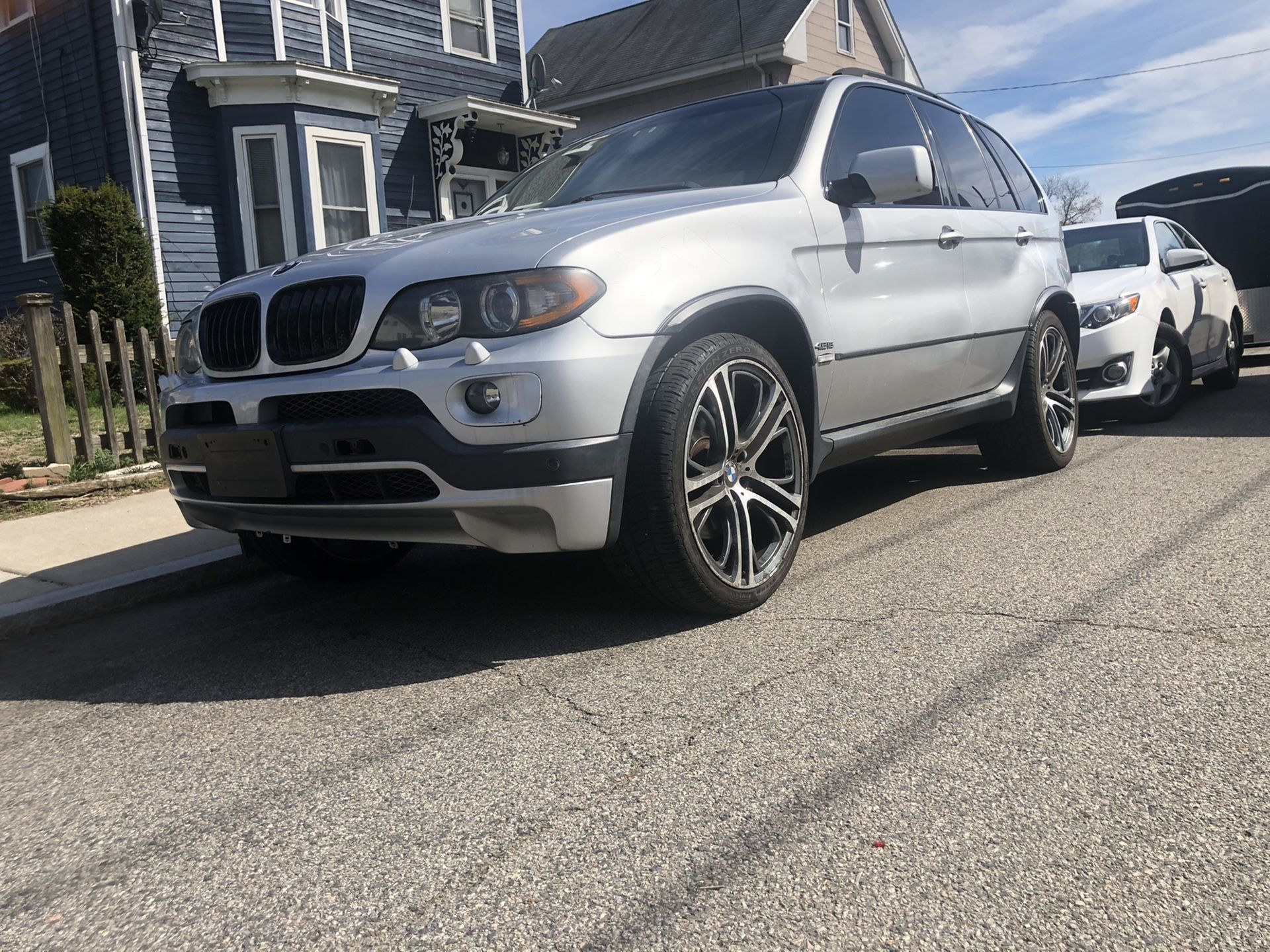 Rims X6 staggered 22 inch 8 1/2 in the front 10 1/2 in the rear