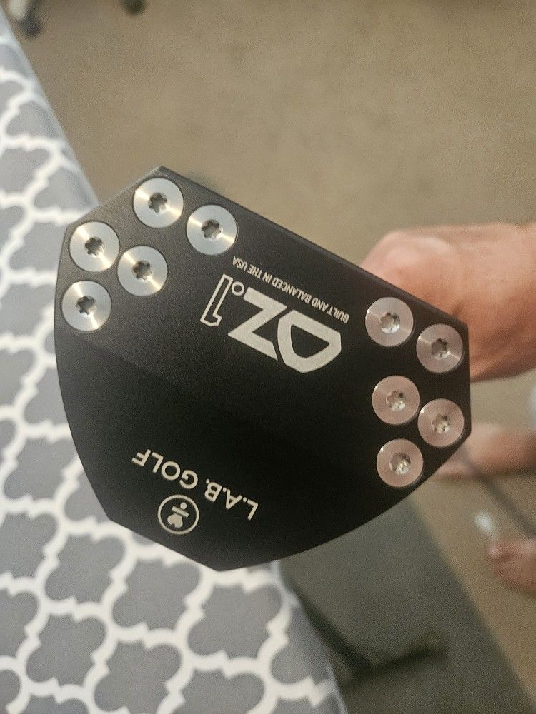 Lab Putter OZ1