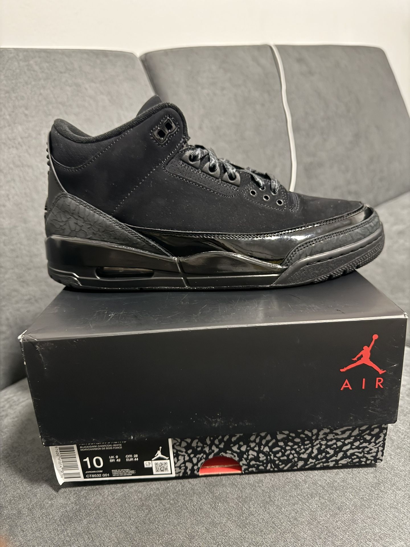 Jordan 3 Black Cat