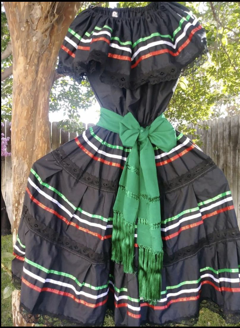Day O The Dead TraditionalDresses/ Dia De Los Muertos Vestidos Tradicionales