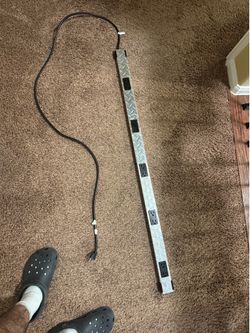4ft diamond plated power strip. 10 sockets