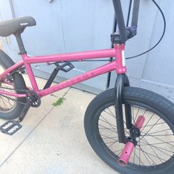 BMX.      ELITE.        20"tires 