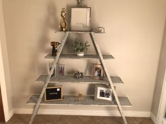 Ladder shelf