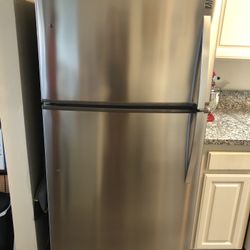 Kenmore Stainless Steel Top Freezer Refrigerator