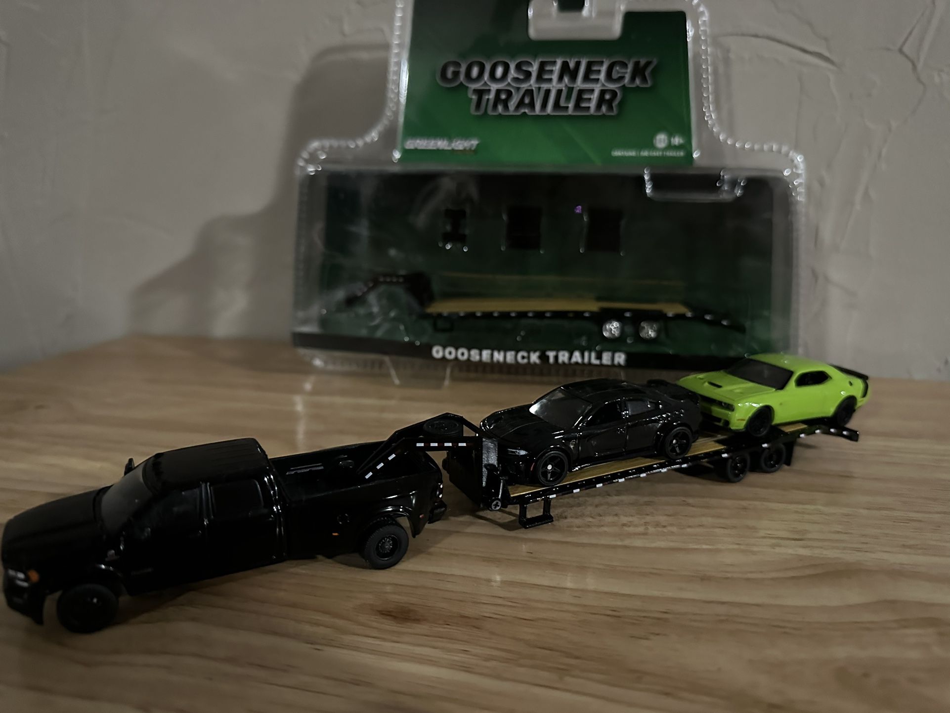 Diecast Cars & Trailer (Hot Wheels)