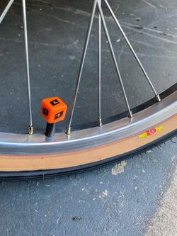 Dyno bmx air valve caps