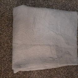 Nice Clean Full Size Comforter 