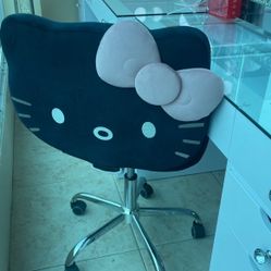 Hello Kitty Chair $240 We Have It Pink And White 📲