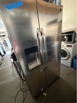 42” LG BUILT IN STAINLESS STEEL REFRIGERATOR