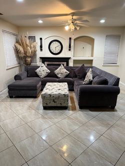 FREE DELIVERY Living Spaces Large Gray Sectional Sofa w/ Chaise