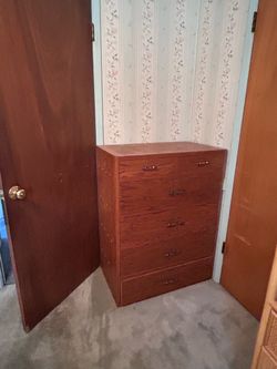 Solid wood dresser chest of drawers