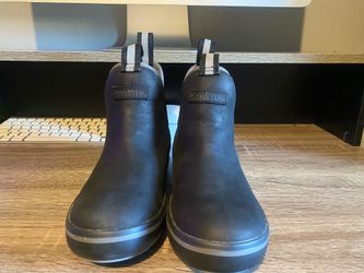 Xtratuf boots size 6 women’s