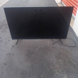 The item is a Hisense 50R6E3 50" Class R6 Series 4K UHD Roku TV. It is a 50-inch Class R6 Series 4K UHD Roku TV.
It features 4K UltraHD resolution (38