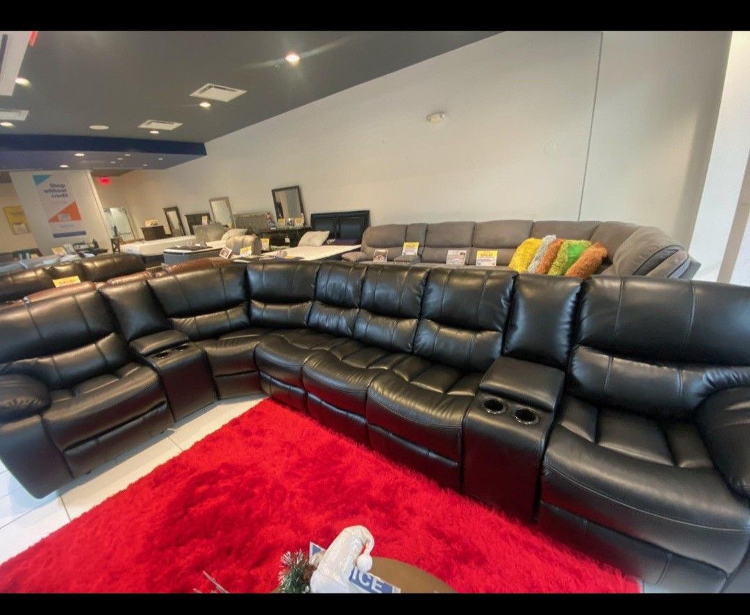 *Now Available!!!*---Bold Madrid Black Leather Reclining Sectional Sofa---Delivery And Financing Available👌
