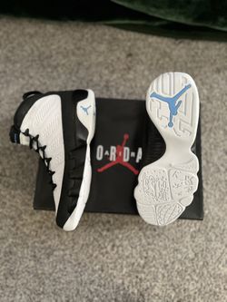 Air Jordan 9 UNC