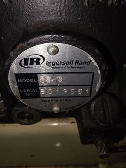 Gas compressor