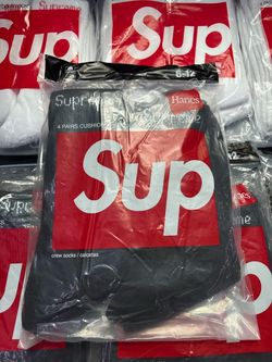 Supreme x Hanes black Crew Socks 4-Pack