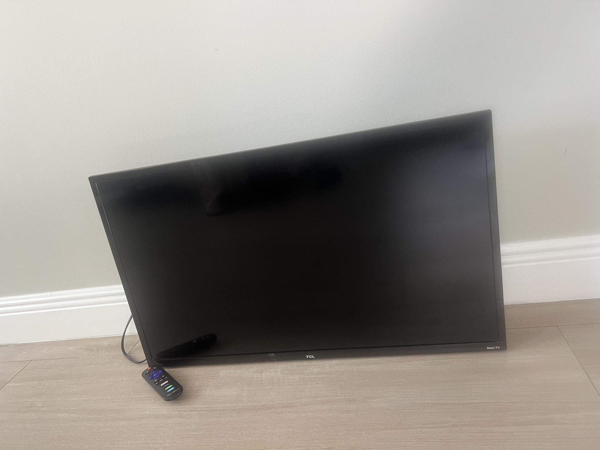TCL 32 inch tv with control