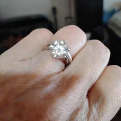 Gorgeous 3 Carat Certified Moissanite In Stamped 925 Silver